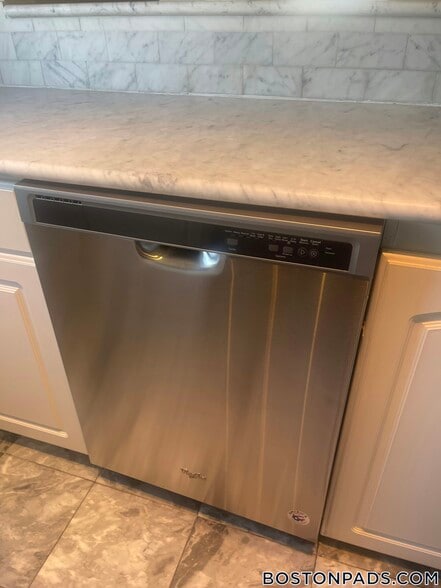 Building Photo - 15 N Beacon St