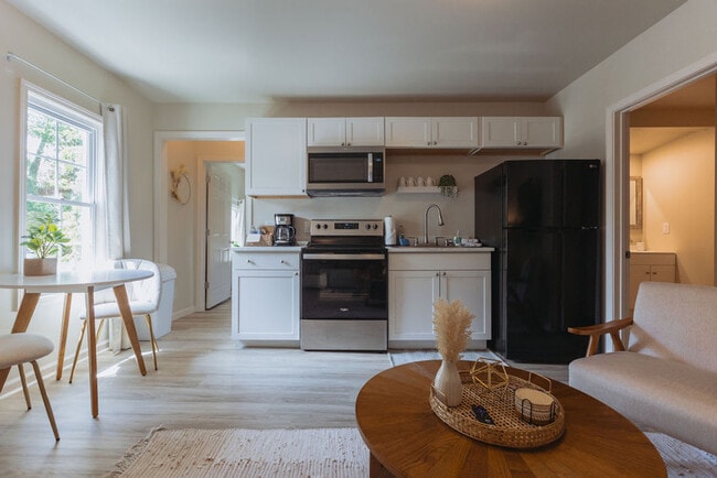 Building Photo - 308 Lamont St