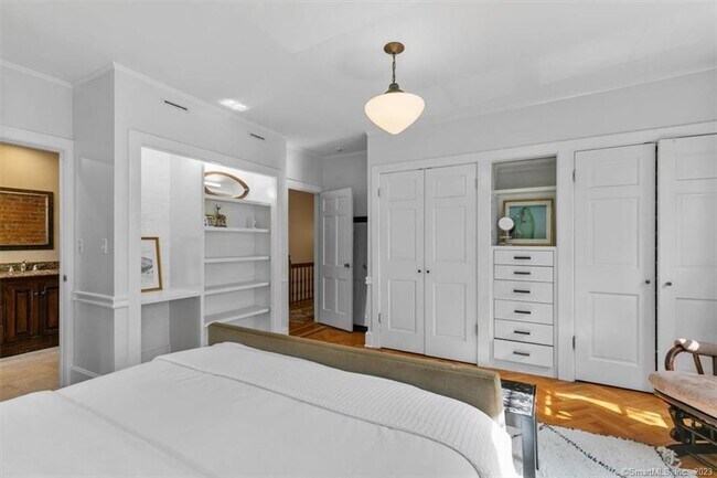 Building Photo - 20 Academy St