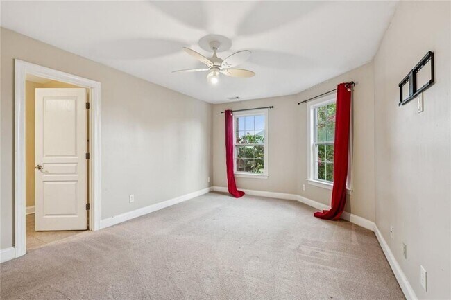 Building Photo - 410 After Glow Smt