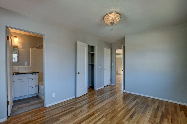 Building Photo - 108 N Mt Vernon Ave