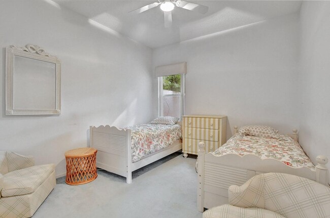 Building Photo - 23088 Via Stel