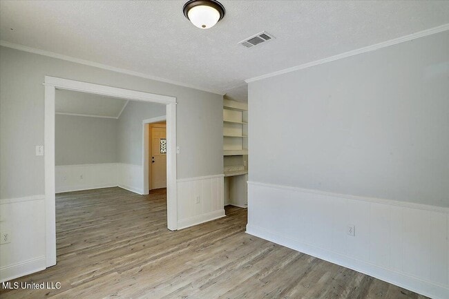 Building Photo - 249 Bay Park Dr