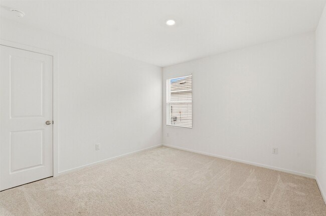 Building Photo - 17334 Glacier Frst Ln