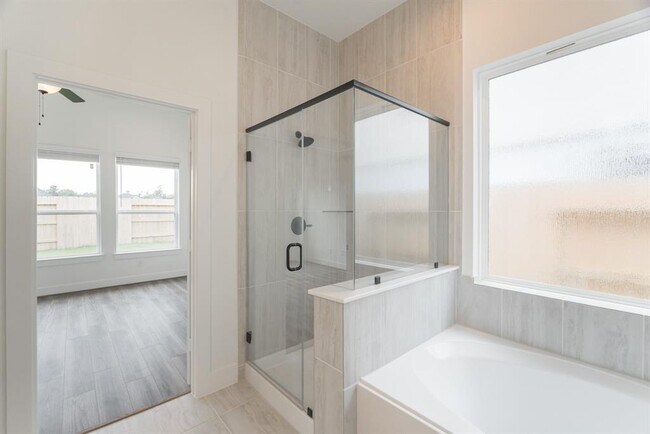 Building Photo - 10726 Pine Pink
