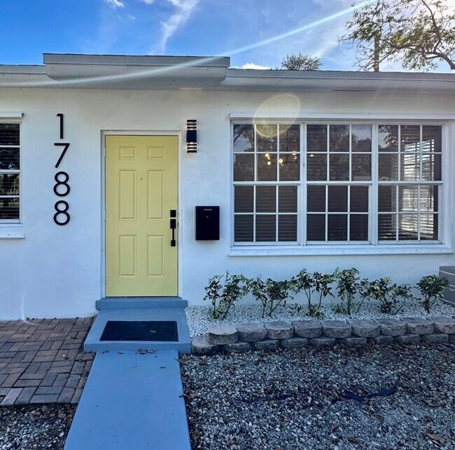 Building Photo - 1788 NE 169th St