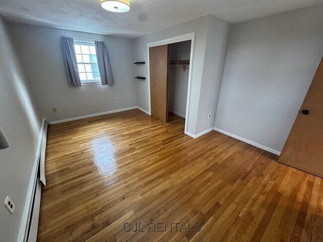 Building Photo - 108 Trimount Ave