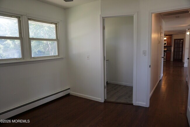 Building Photo - 1385 W Veterans Hwy