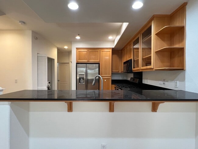 Building Photo - Beautiful Contemporary 3BR/3BA Tri Level Townhouse in the Berryessa Area