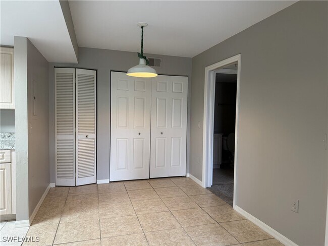 Building Photo - 1769 Four Mile Cove Pkwy