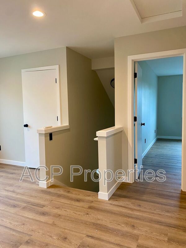 Building Photo - 110 Baker St