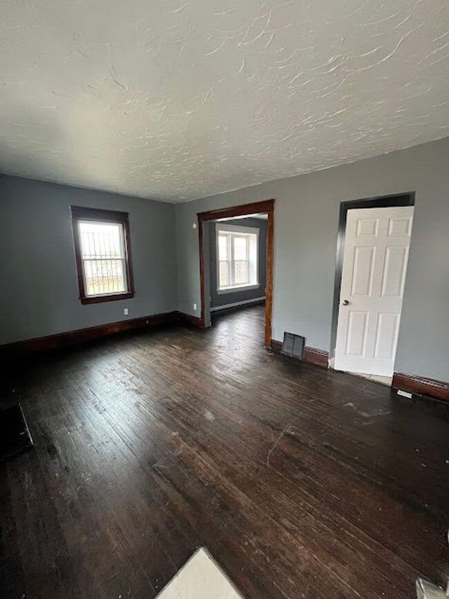 Building Photo - 3 Bedroom 1 Bathroom Home for Rent - Appli...