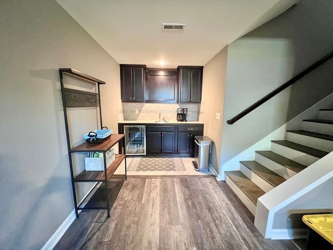 Building Photo - Spacious 4 Bedroom Home in Scenic Meadows ...