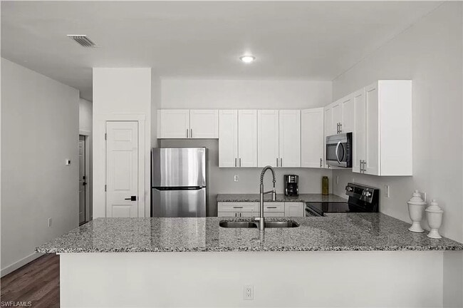 Building Photo - Modern Living Redefined: Luxury Duplexes i...