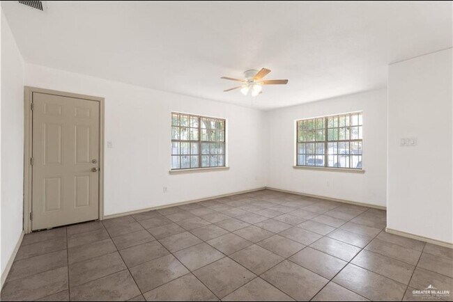 Building Photo - 2804 Gumwood Ave W
