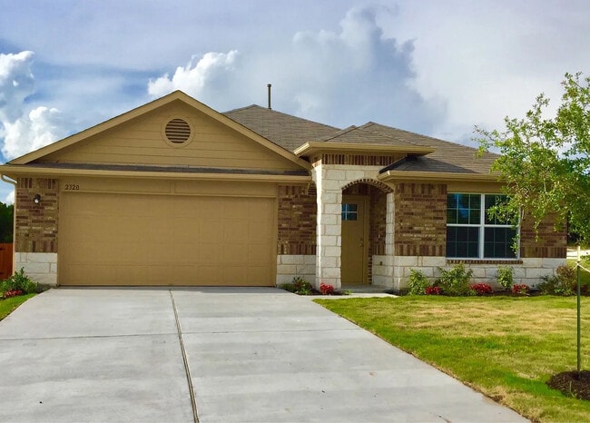 Building Photo - 2320 Bettylou Ln