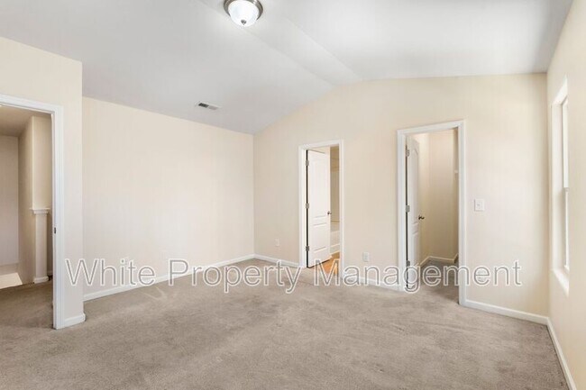 Building Photo - 7621 Mockernut Dr