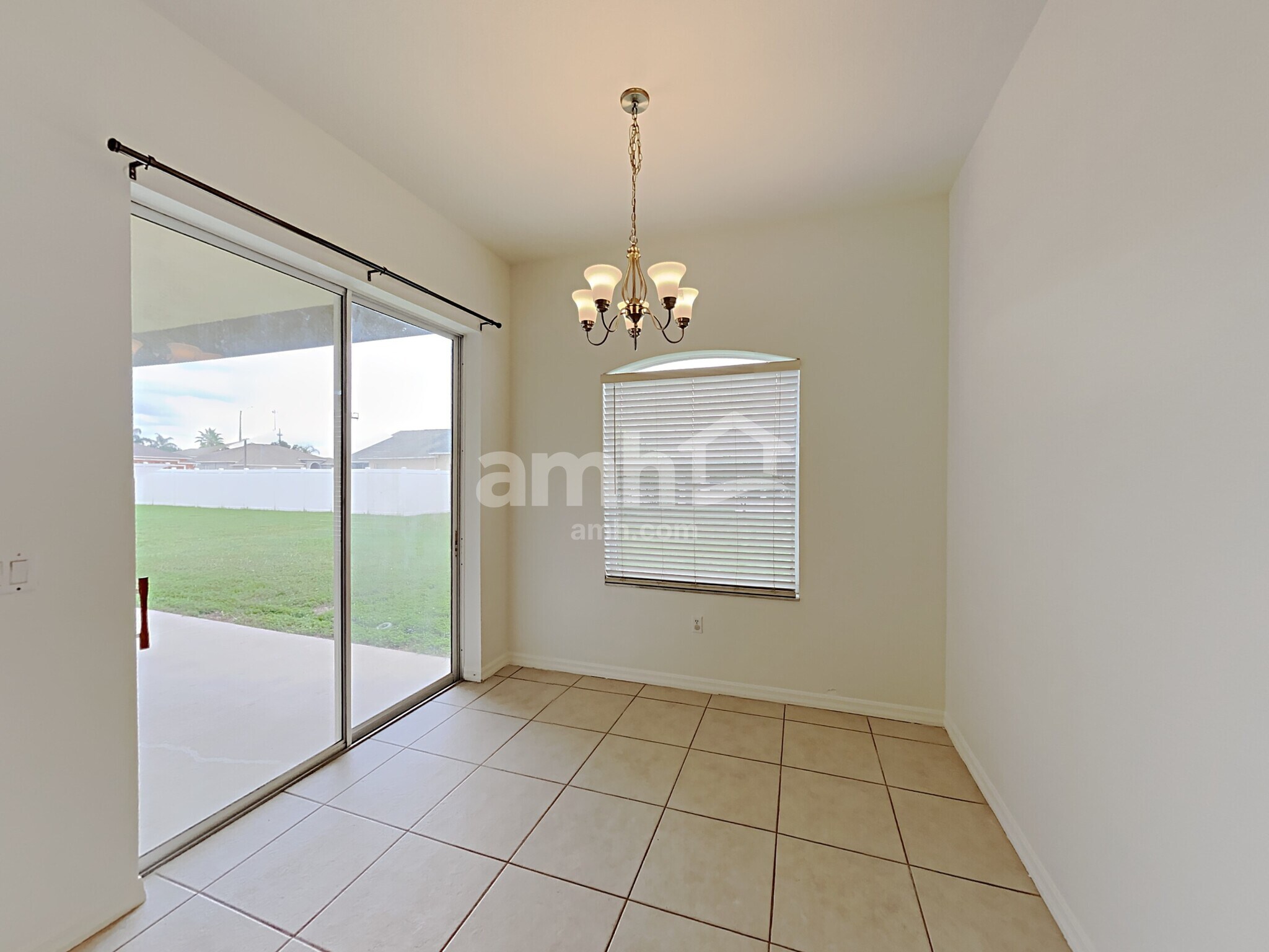 Building Photo - 1650 Papoose Way