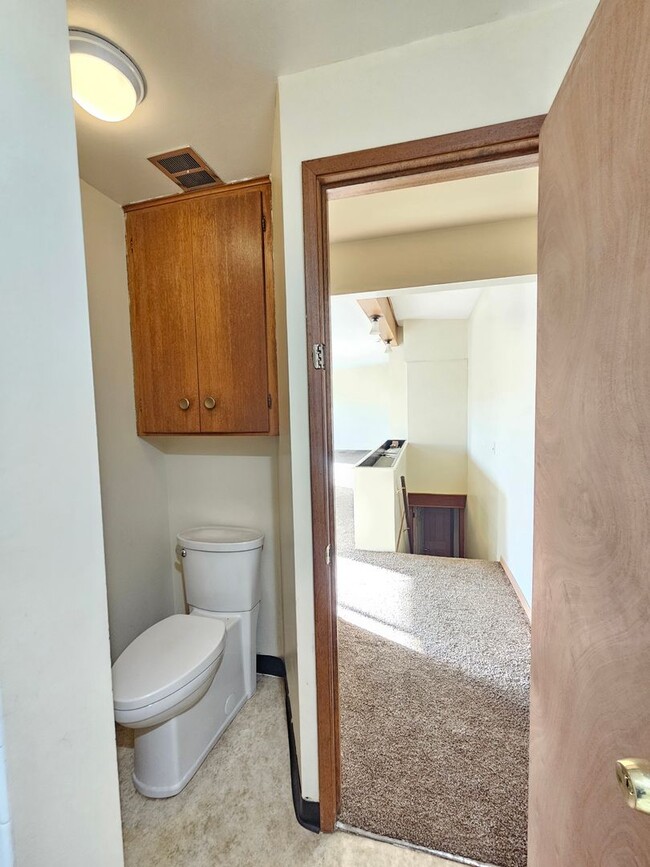 Building Photo - 302 N Argonne Rd