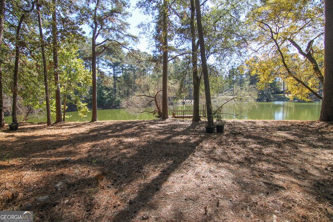 Building Photo - 125 Surrey Pl