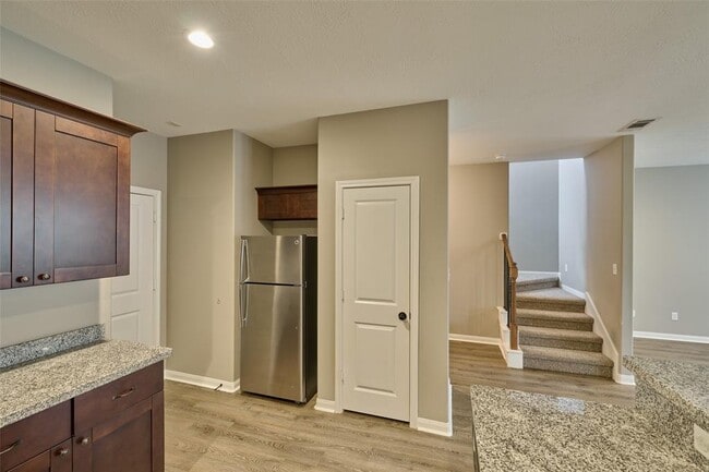 Building Photo - 132 Artesian Way