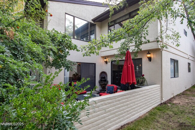 Building Photo - 4953 Lakeridge Terrace W