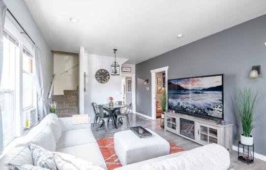 Building Photo - 5820 S Montgomery St