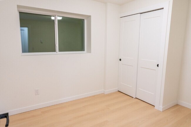 Building Photo - 4015 SW Thistle St