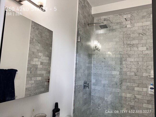 Building Photo - 260 42nd St