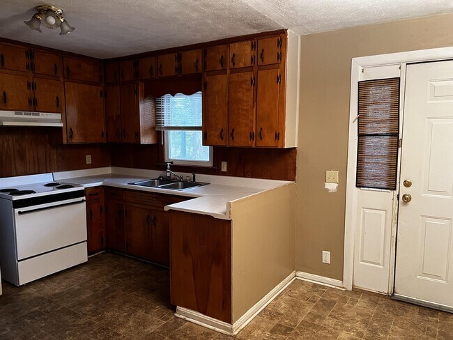 Building Photo - 803 Bonnie Dr