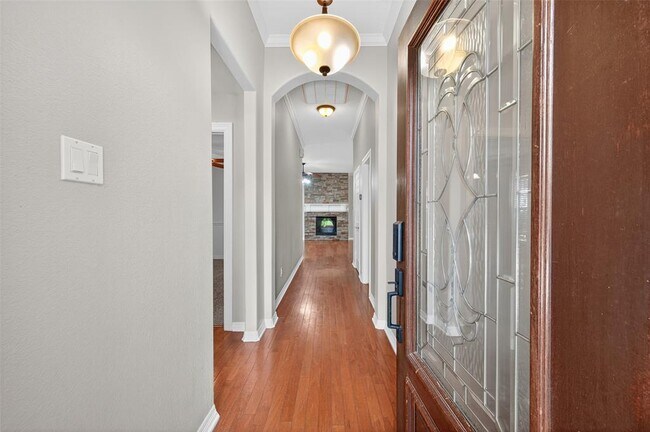 Building Photo - 3702 Sunset Cir