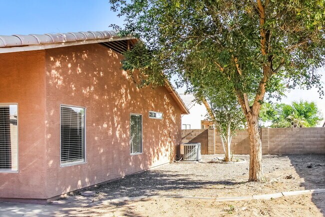 Building Photo - 13381 W Ocotillo Ln