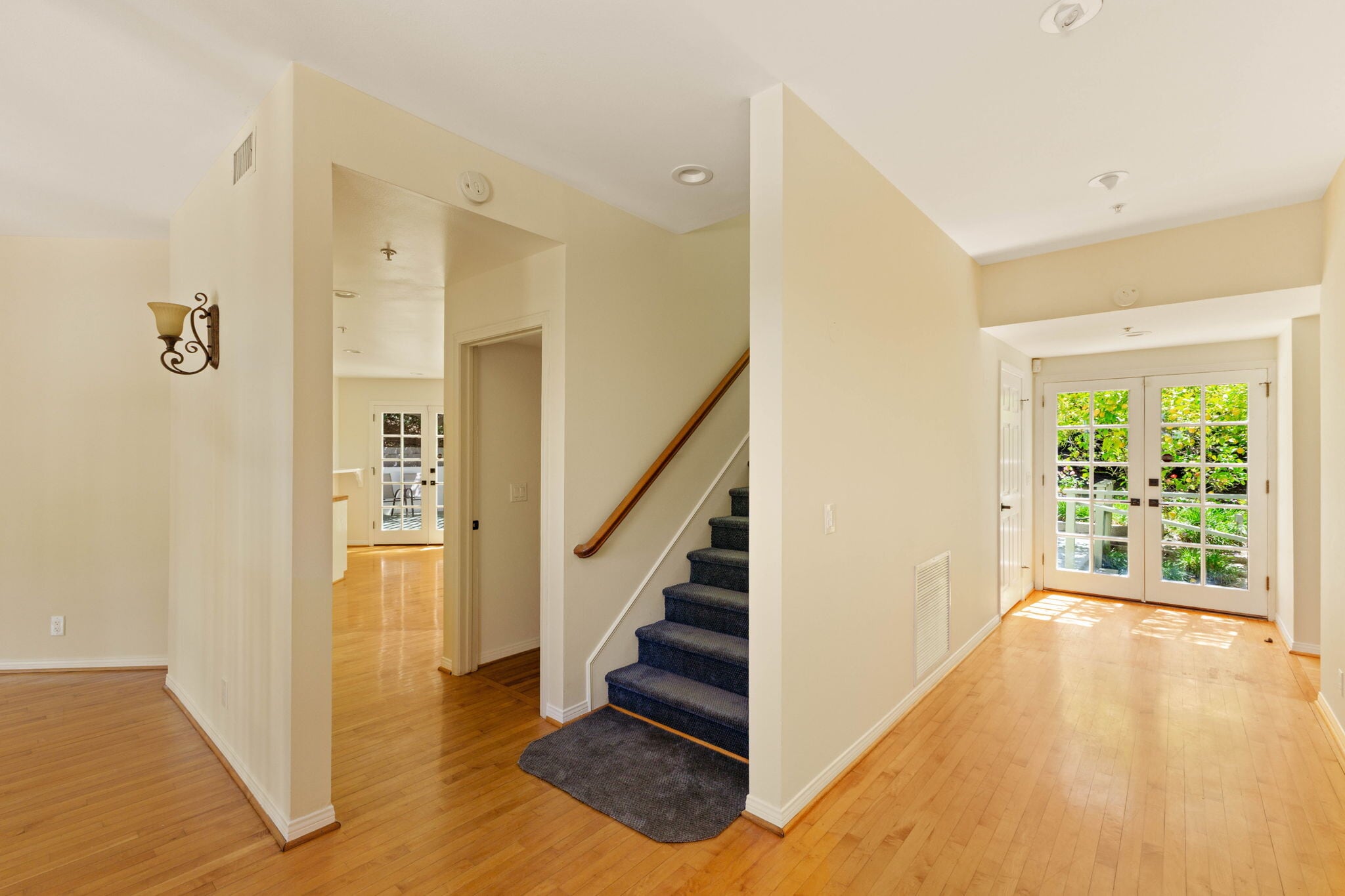 Building Photo - 5237 San Feliciano Dr
