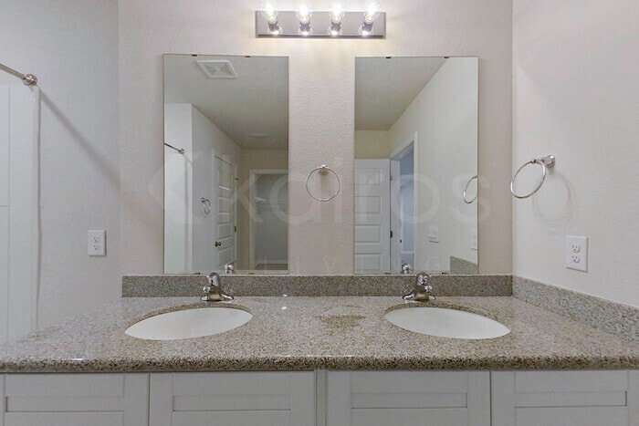 Building Photo - 132 Swallowtail Ln