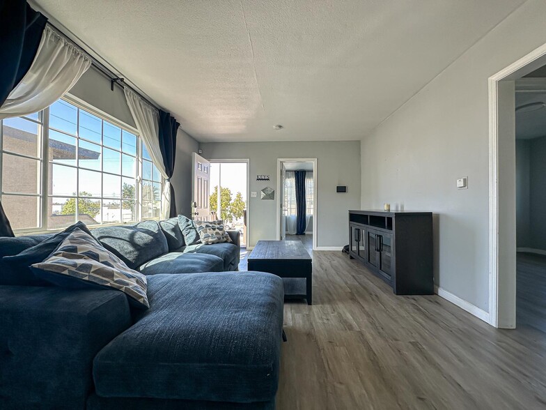 Building Photo - 158 W Del Amo Blvd