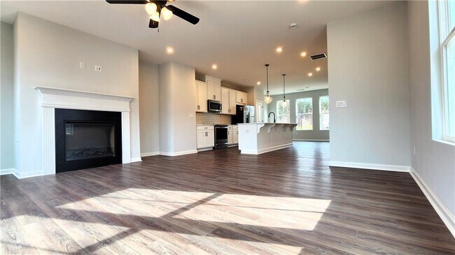 Building Photo - 800 Cameron Trl