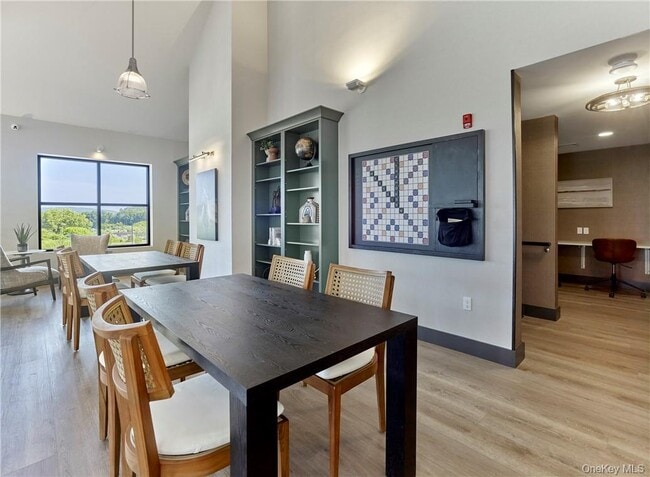 Building Photo - 9 Monticello Dr