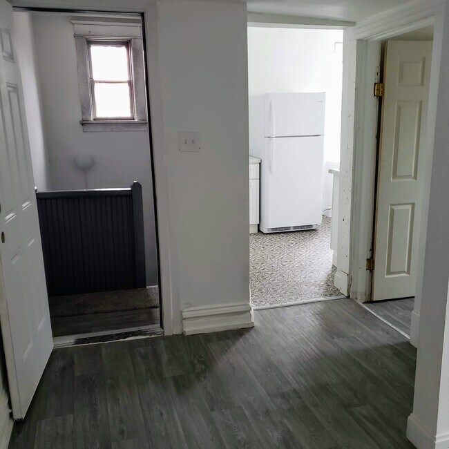 Building Photo - 3123 Norwood Ave