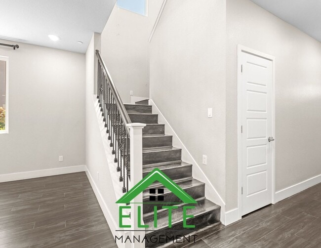 Building Photo - **Modern single-family residence in the hi...