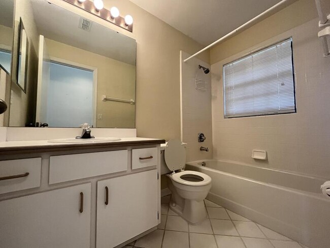 Building Photo - 10448 Water Hyacinth Dr