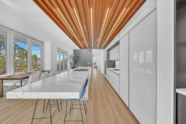 Building Photo - 1300 Monad Ter