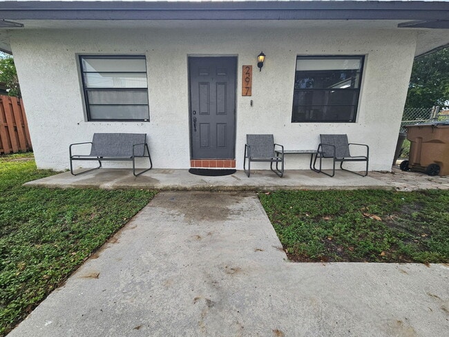 Building Photo - 297 NW 1st Ave