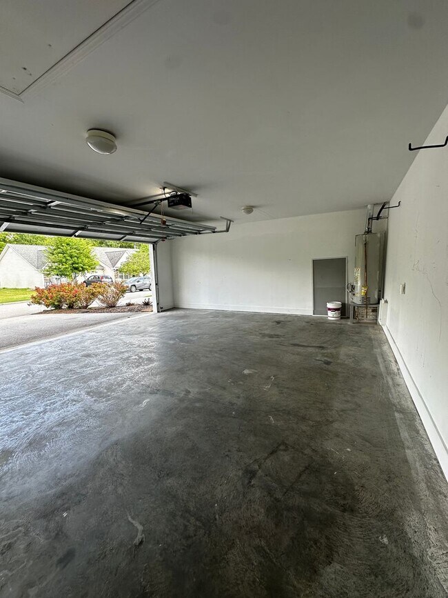 Building Photo - 1643 Wood Song Ln