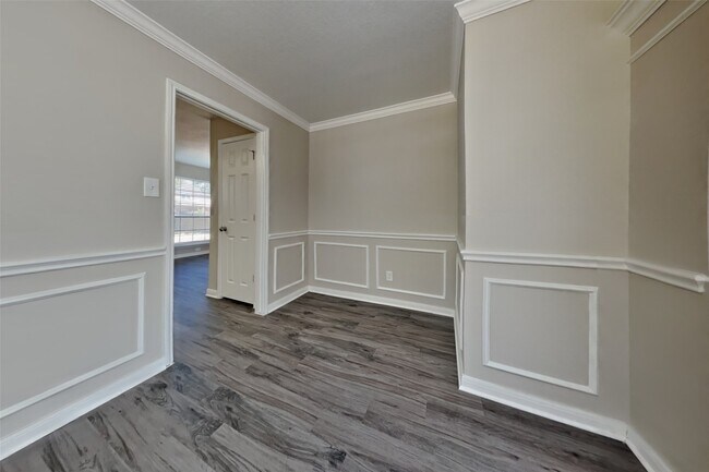 Building Photo - 727 Pateway Ct