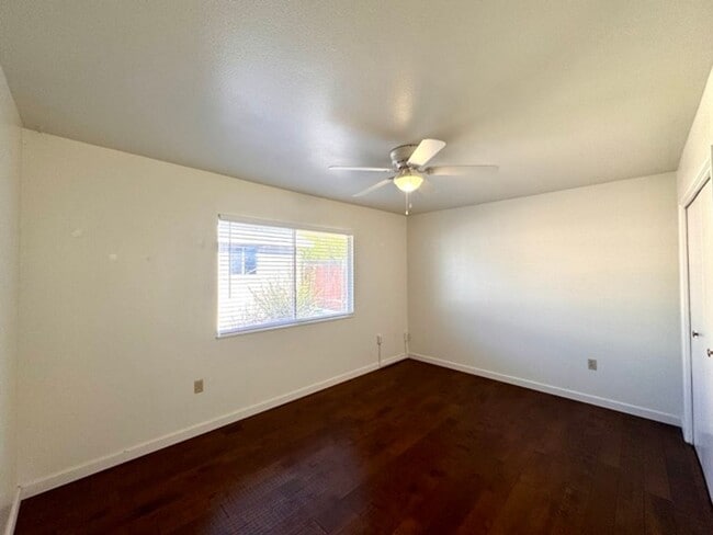 Building Photo - 55+ 2 bedroom 2 bathroom Sun City home for LEASE!