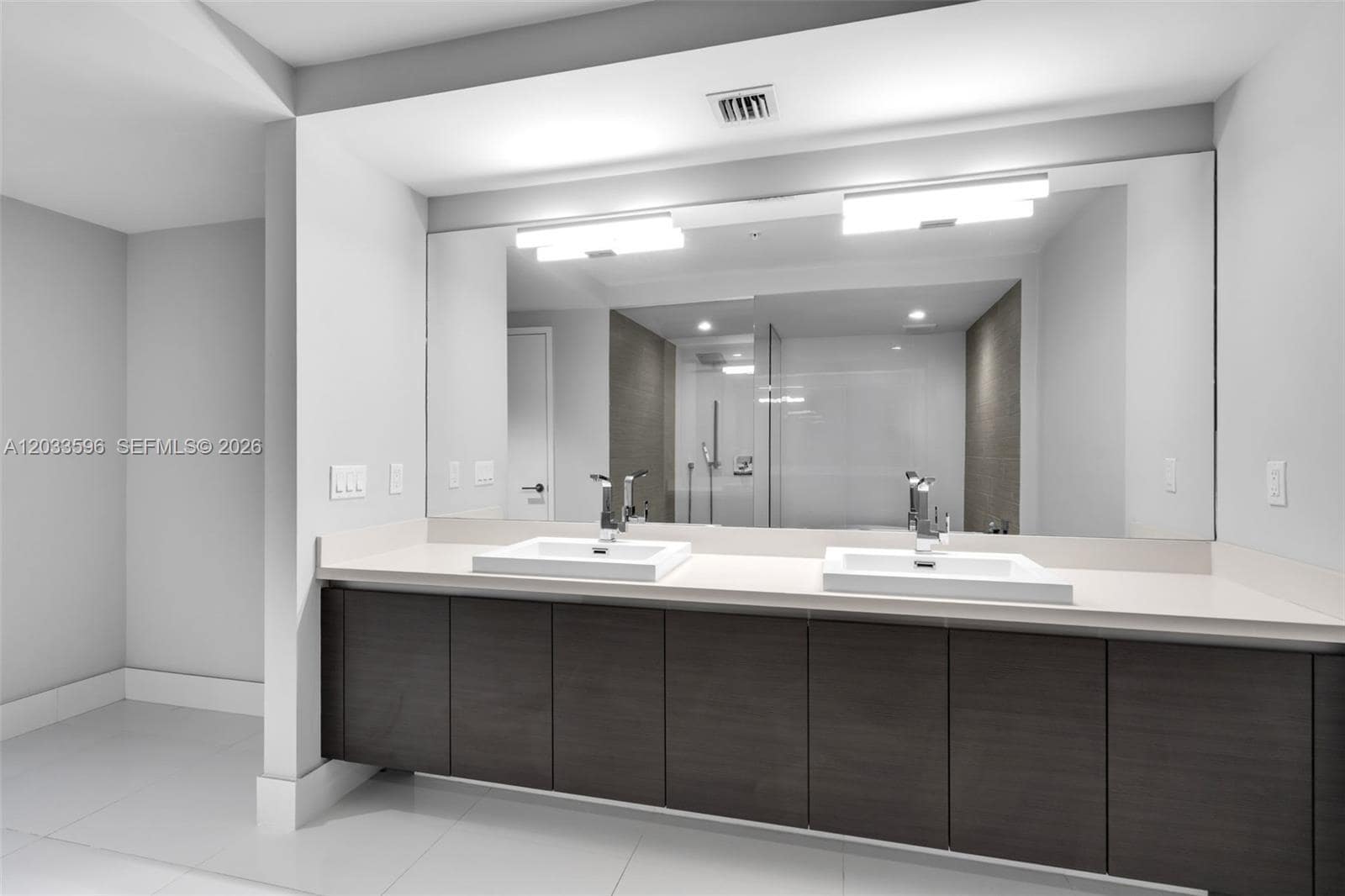 Building Photo - 300 Sunny Isles Blvd