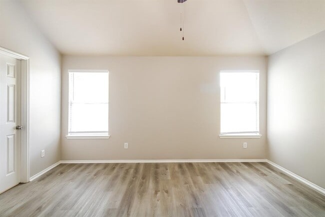 Building Photo - 9422 Camelia Crest Ln