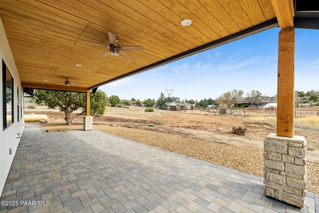 Building Photo - 4613 W Stazenski Rd