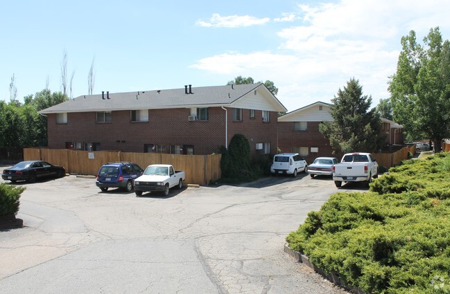 Building Photo - Shadowood Townhomes