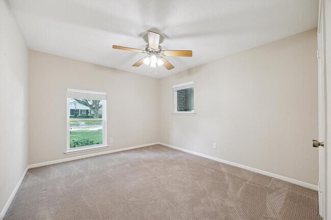 Building Photo - 14130 Britoak Ln